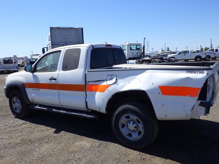 2014-toyota-tacoma-image-5