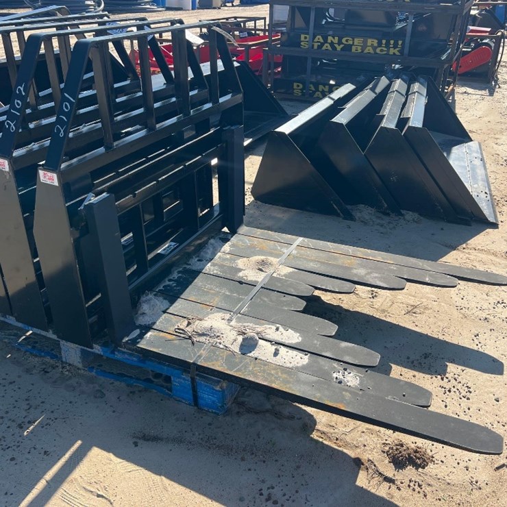 UNUSED KIVEL 3500# PALLET FORKS