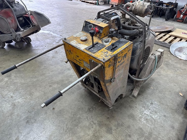 stow-slicer-3-walk-behind-pavement-saw-support-equipment-image-2