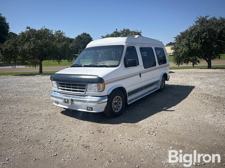 1996-ford-e150-image-1