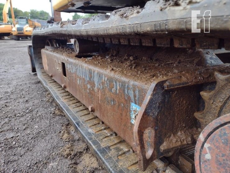 2022-deere-26g-image-29