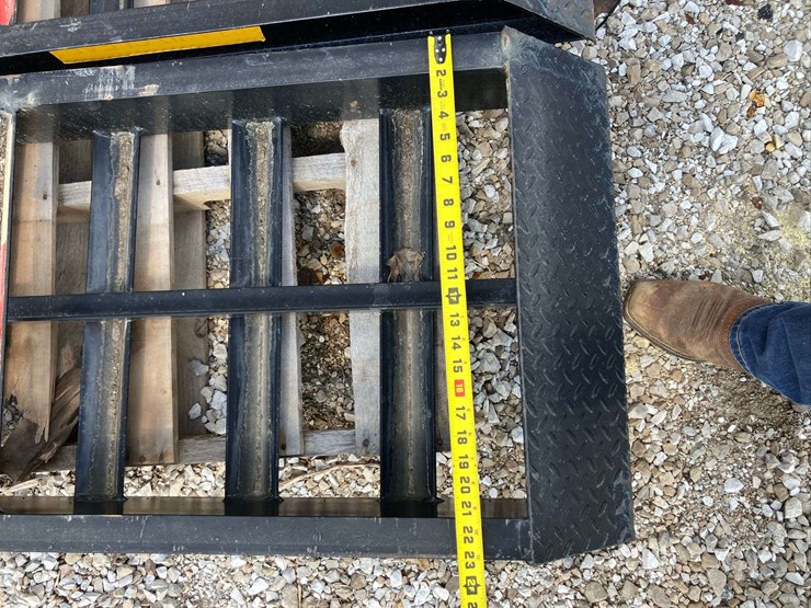 black-heavy-duty-trailer-ramps---approximately-5’-long-x-2’-wide-image-5