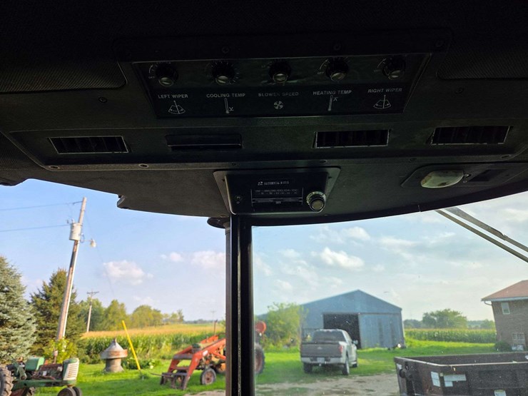 1981-john-deere-4440-image-16
