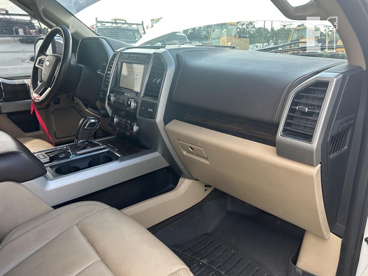 2020-ford-f150-image-33