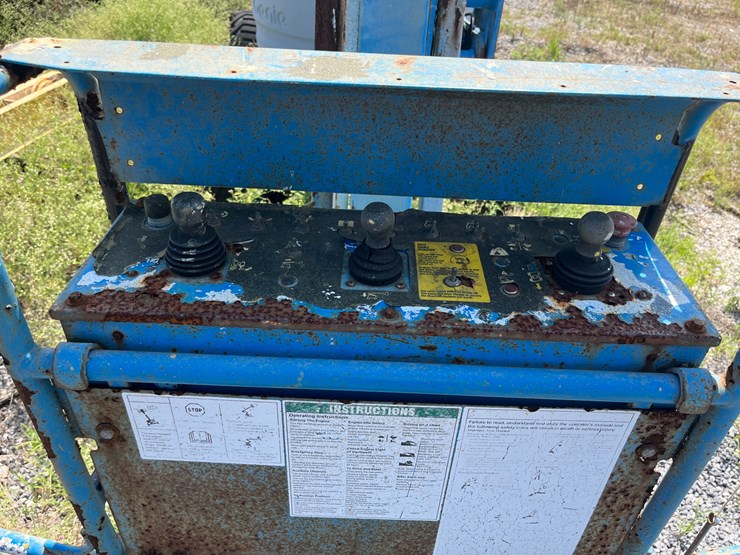 #101-•-genie-man-lift-for-parts/-repairs-image-6
