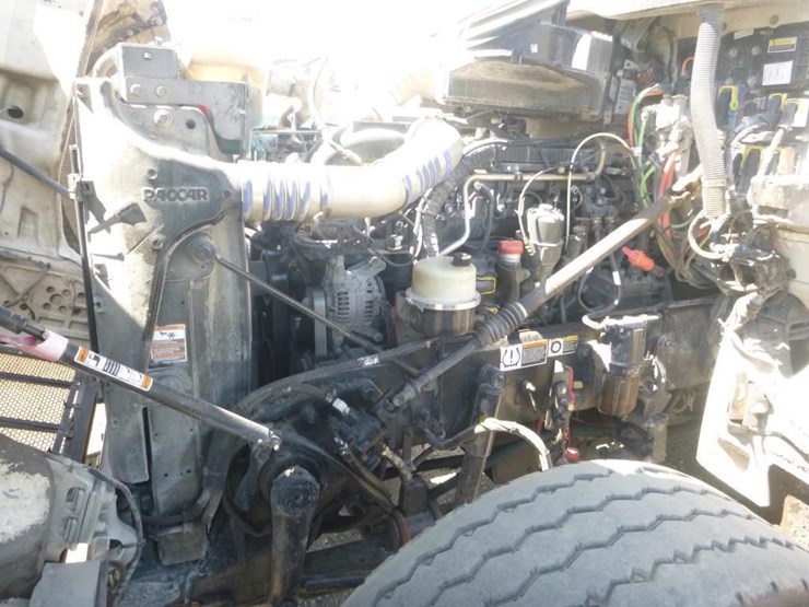 2020-peterbilt-567-image-27