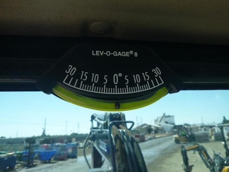 2022-deere-35g-image-18