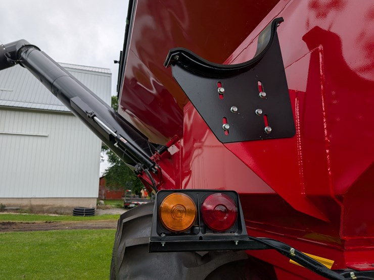 #2987-•-e-z-trail-550-unloading-grain-cart-image-16