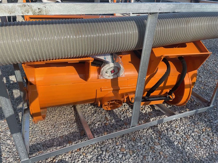 2024-landhonor-double-discharge-concrete-mixer-image-5