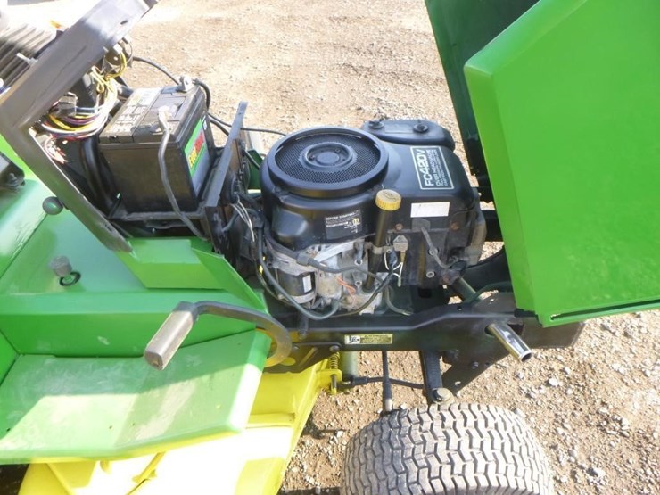 john-deere-240-image-18