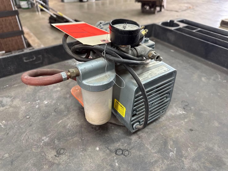 gast-doa-v185a-aa-electric-vacuum-pump-support-equipment-image-1