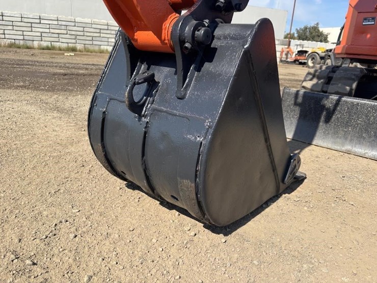 kubota-sr25-hydraulic-excavator-image-12