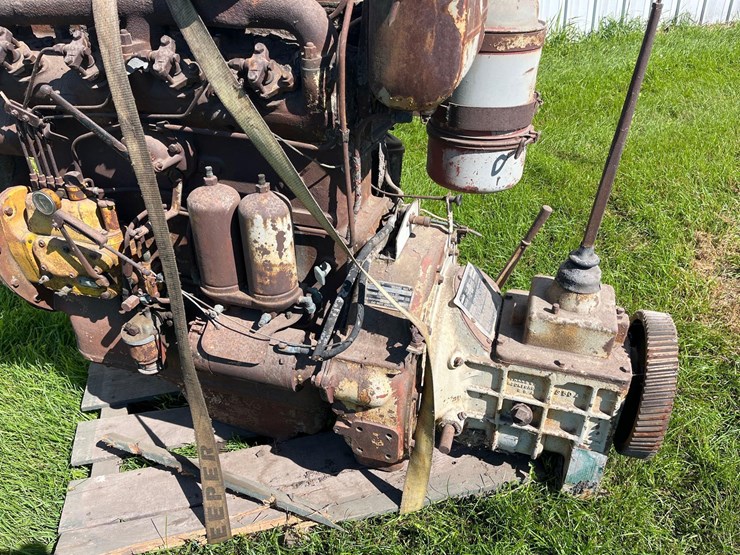 international-td14-crawler-image-35