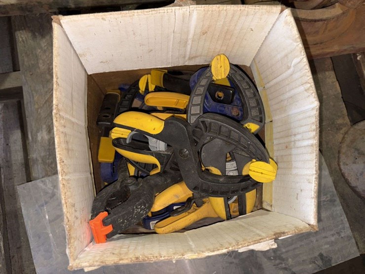 pallet-of-clamps,-screw-jack,-wheel,-buying-all-for-one-money-image-3