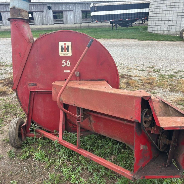 International silage blower