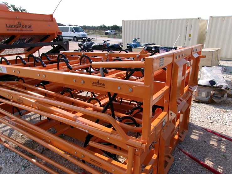 land-honor-bale-grapping-hook-f/-skid-steer-image-1