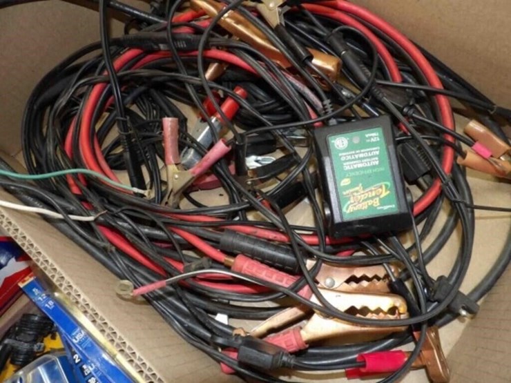 battery-charger/cables-image-2