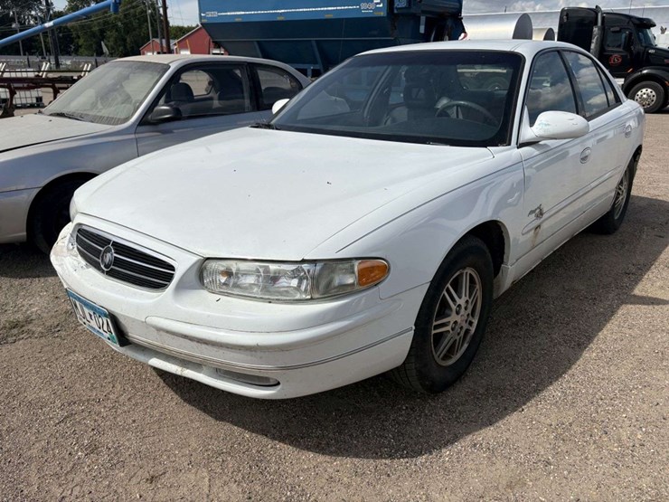 1999-buick-regal-ls-4-door,-3.8l-v6,-215/70r15-tires-on-alloy-wheels,-leather,-power-driver-seat,-am-image-1