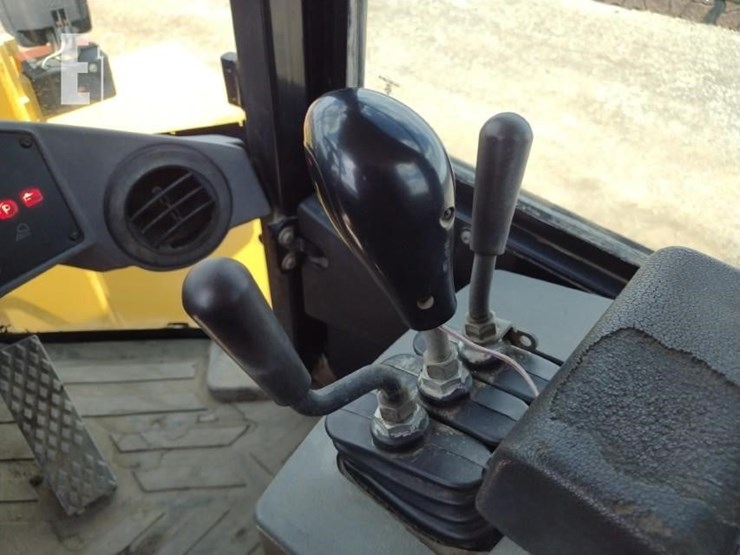 2002-caterpillar-938g-image-11