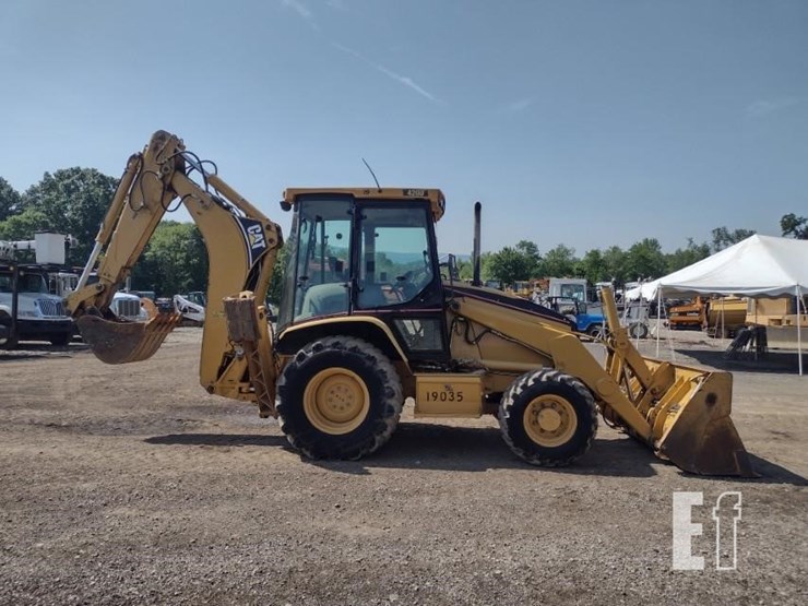 2004-caterpillar-420d-image-3