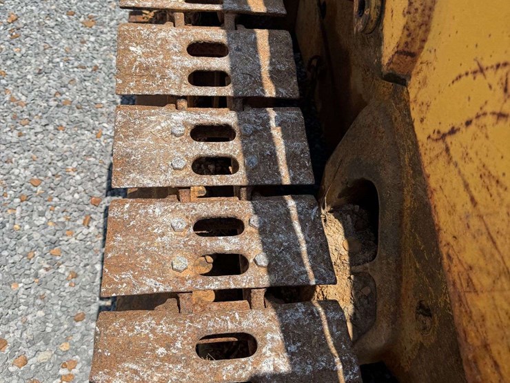 caterpillar-933-image-26