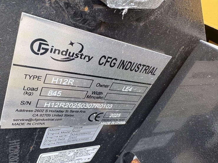 cfg-industrial-h12r-mini-excavator,-13.5-hp,-5.5’-digging-depth,-manual-thumb,-36”-hyd-blade,-16”-bu-image-16