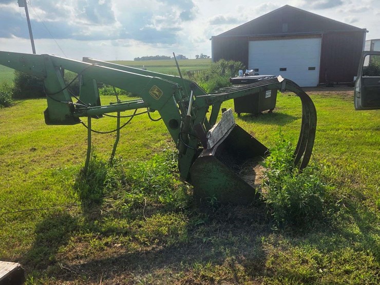 john-deere-148-image-4