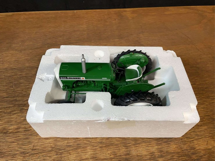 1/16-oliver-600-nib-uh-image-3