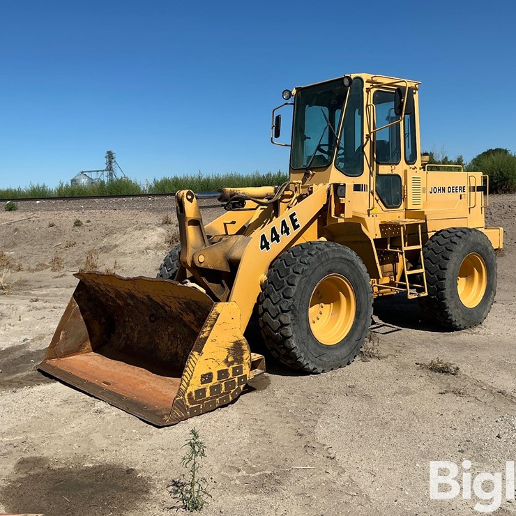 DEERE 444E