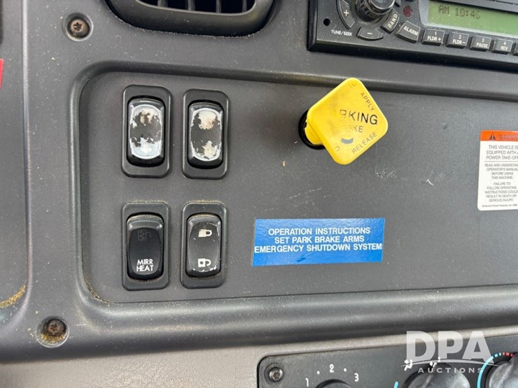2006-freightliner-business-class-(dr12083)-image-62