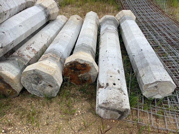 approx-40-precast-cement-pillars-image-7