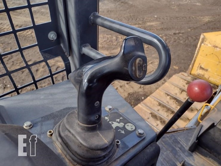 deere-650k-xlt-image-11