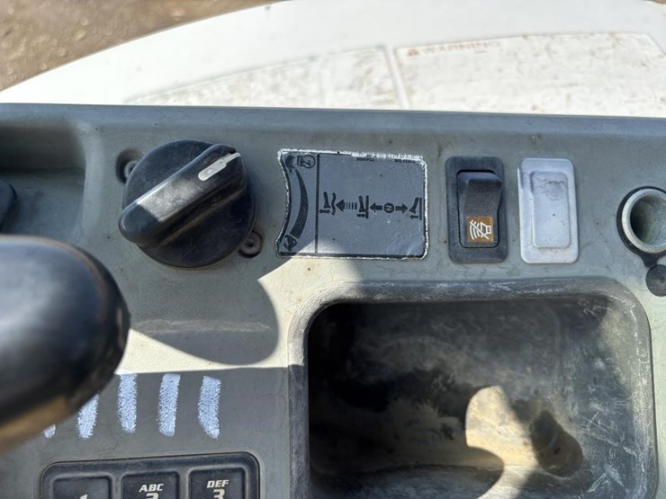 2014-bobcat-e35i-image-37
