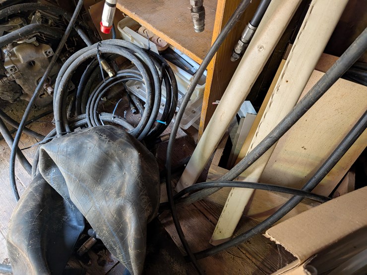 #3027-•-entire-corner-contents-image-9