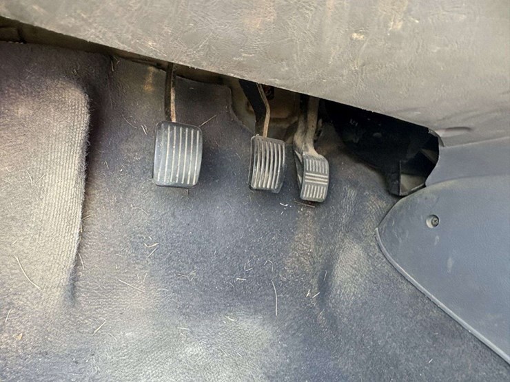 2000-hyundai-accent,-2-door,-175/70r13-tires,-5-speed-manual,-cloth,-receiver-hitch,-161058-miles,-t-image-20
