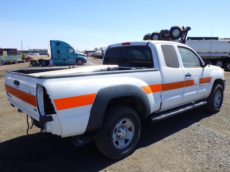 2014-toyota-tacoma-image-4