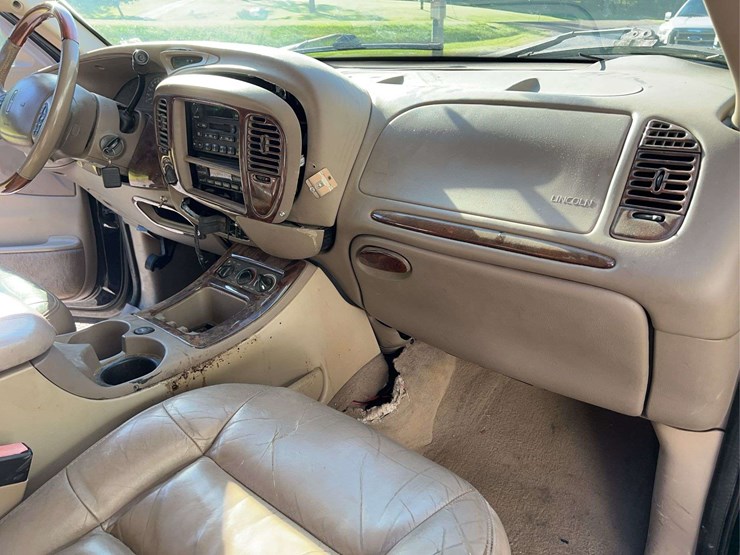 2002-lincoln-navigator-image-27