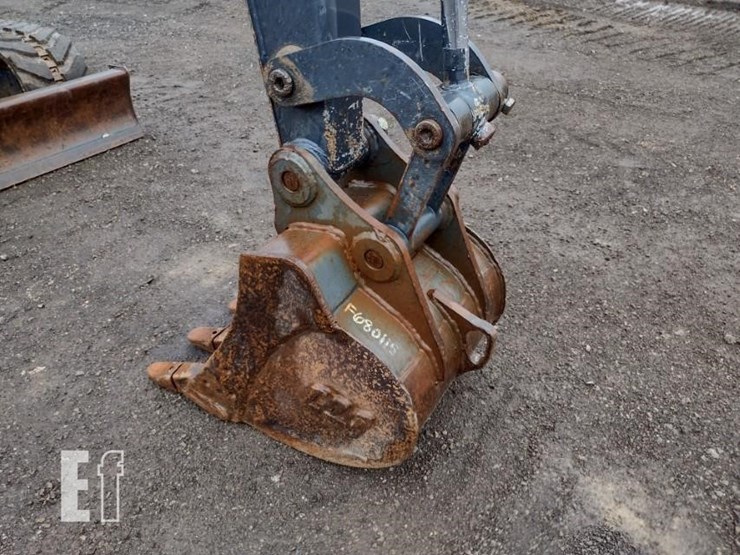 2022-deere-26g-image-17