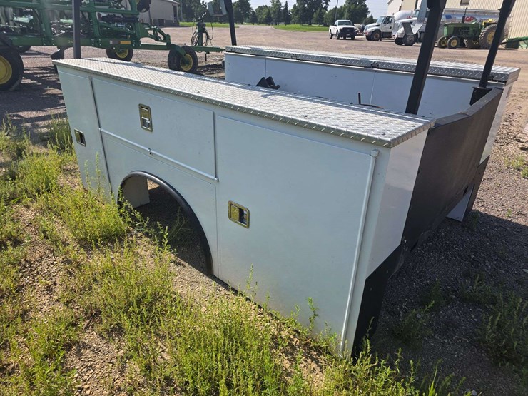 dakota-bodies-service-body,-8’3”-long-x-80”-outside,-has-some-left-side-rear-damage-image-4