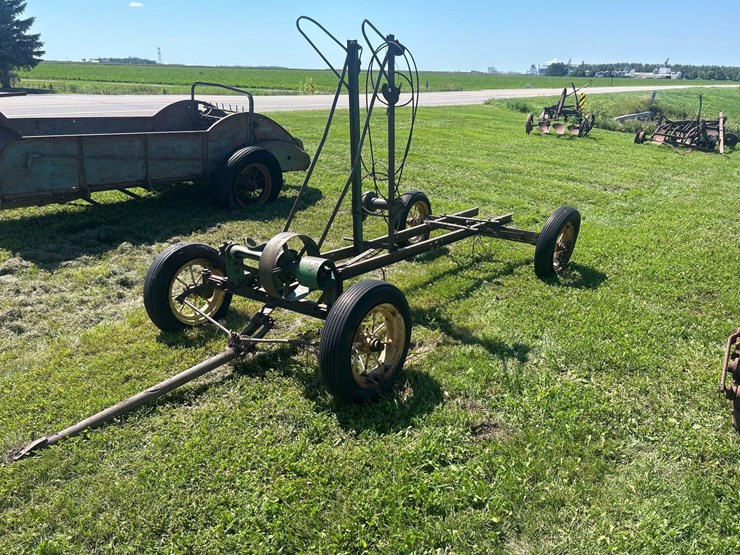 antique-john-deere-cable--hoist-image-1
