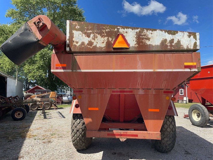ez-flow-475w-grain-cart-image-11