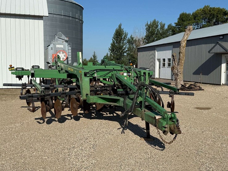 john-deere-2700-image-3