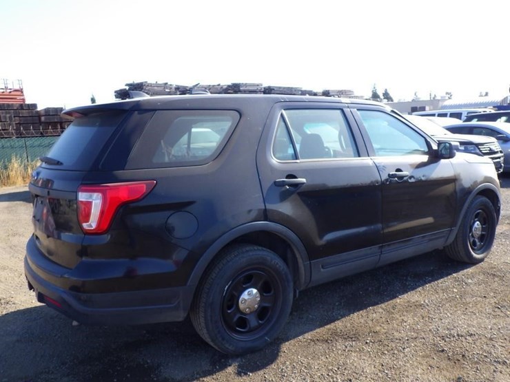 2018-ford-explorer-image-3