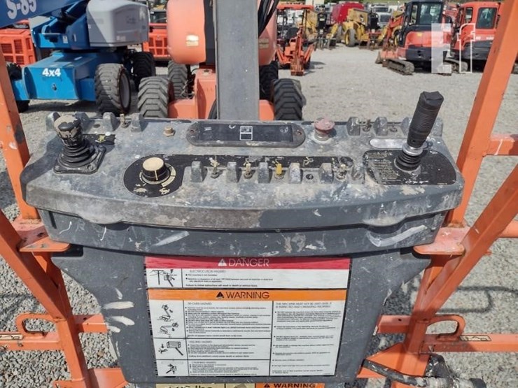 2009-jlg-800a-image-27