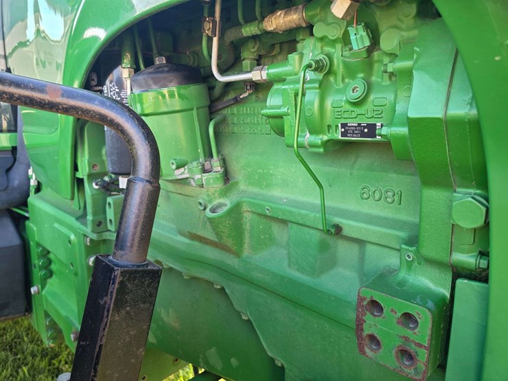 2004-john-deere-8320-image-47