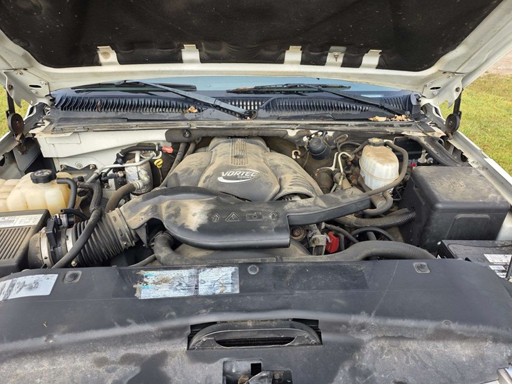 2003-cadillac-escalade-image-56
