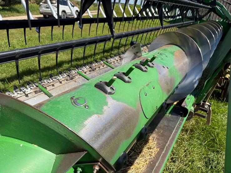 2010-john-deere-635f-image-26