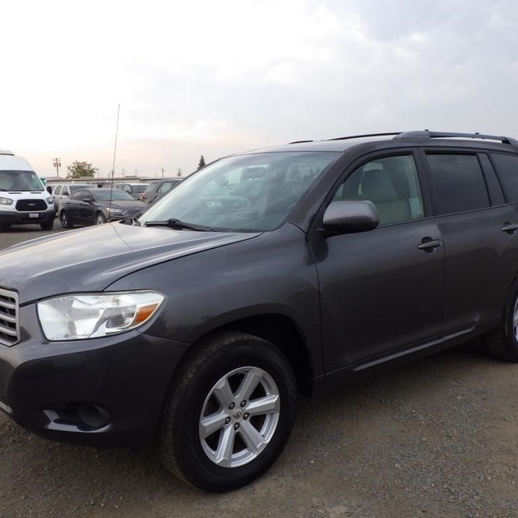 2010 TOYOTA HIGHLANDER