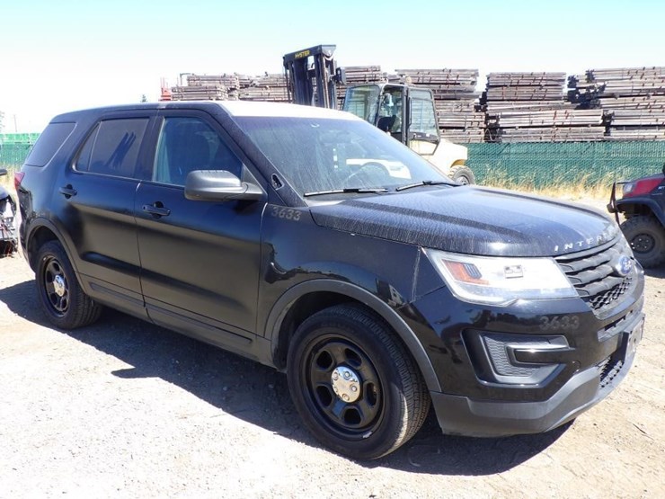 2018-ford-explorer-image-3