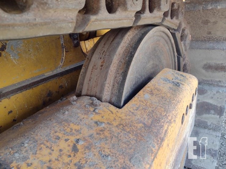 2012-deere-700j-lt-image-31